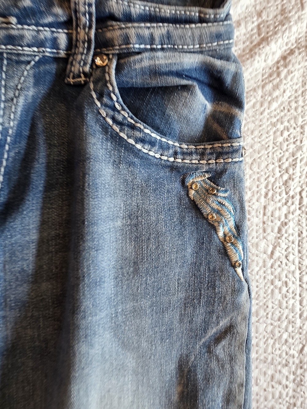 Sky Light Blue Boot Cut Jeans with Red Heart Embellished Back Pockets Size 11/12 - Picture 11 of 13